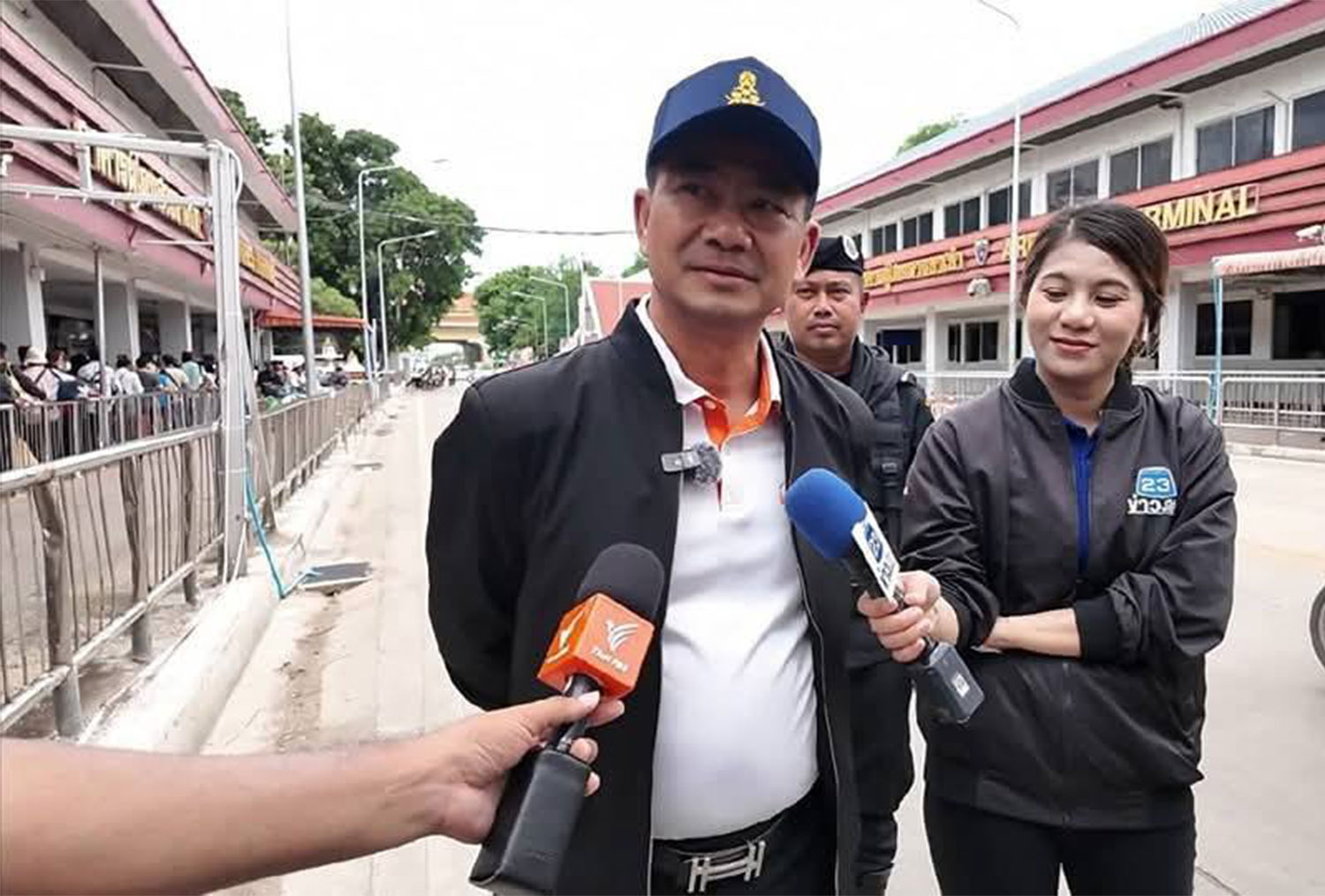 Bangkok Post - Closure rumours prompt chaos at Sa Kaeo border checkpoint