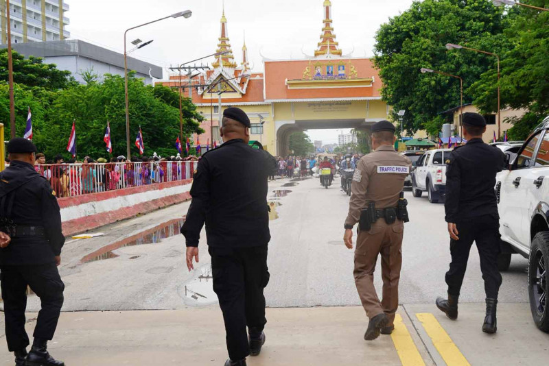 Bangkok Post - Sa Kaeo border closed to Cambodian motorcycles, carts