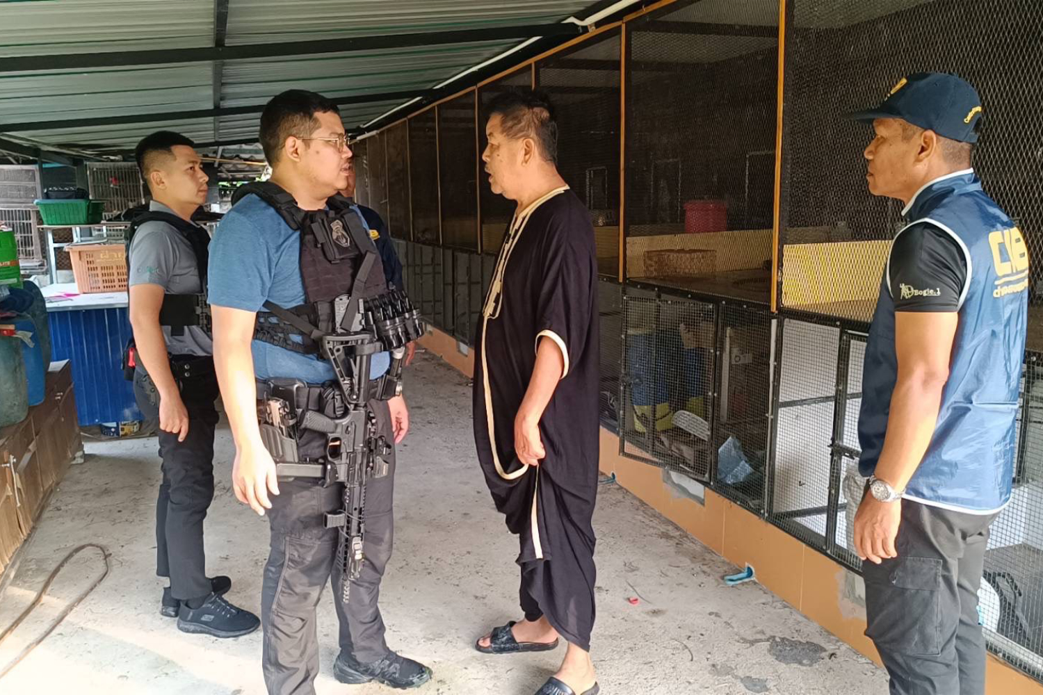 Police arrest 69-year-old Sama Ngo in Hat Yai district, Songkhla province, on Thursday. The Songkhla native is suspected of involvement in a wildlife trafficking network. (Photo: supplied/Wassayos Ngamkham)