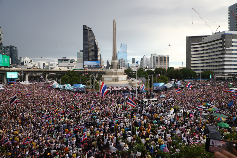 People gather on roads near Victory Monument in Bangkok on Saturday, to pressure Prime Minister Paetongtarn Shinawatra to resign for her mishandling of the Cambodian border crisis. (Photo: Nutthawat Wichieanbut)