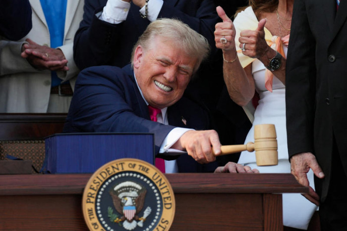 Trump sagt, dass Zollbriefe an 12 Länder unterzeichnet sind und am Montag ...
