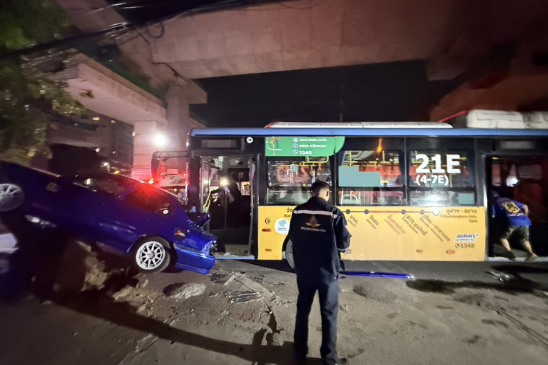 Truck tyre bursts, causing multi-vehicle crash with dozens injured