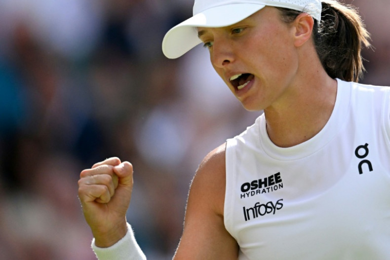 Swiatek destroys Anisimova 6-0, 6-0 to win first Wimbledon title