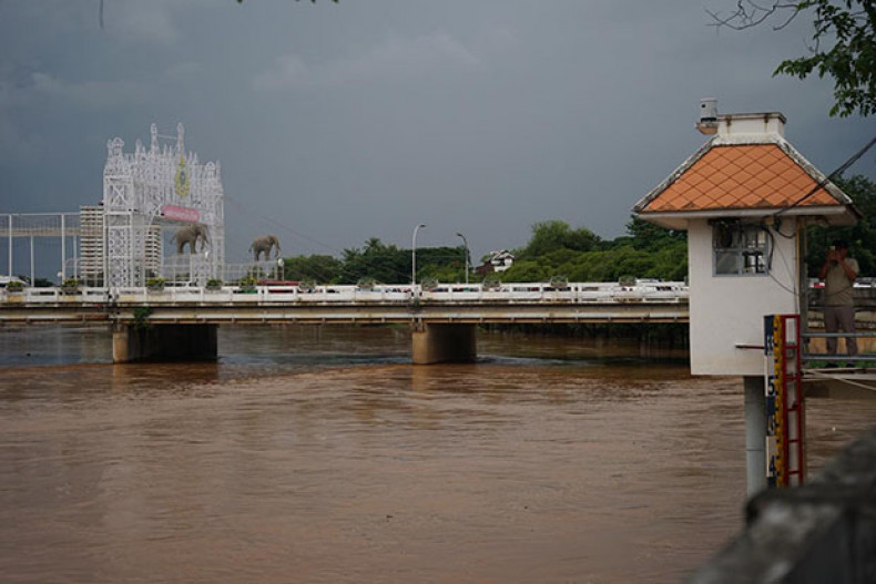 Chiang Mai survives flood scare but warned not to lower guard