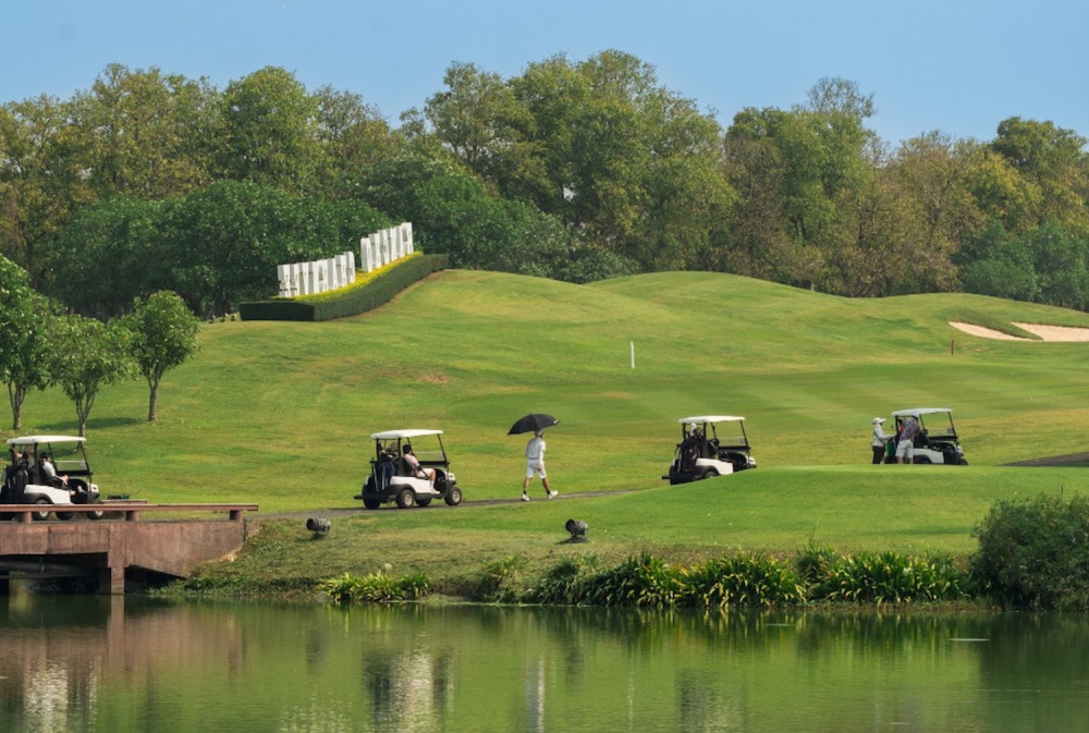 Runway at Anutin’s family resort under scrutiny