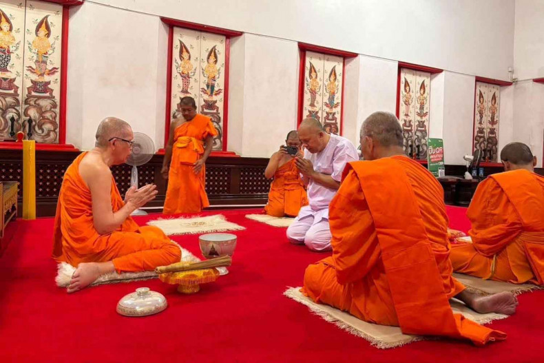 Ecclesiastical chief of Nakhon Sawan quits monkhood amid sex scandal