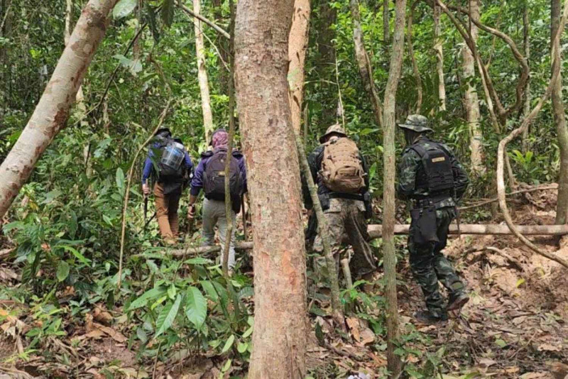 Thai combat engineers take part in a mine-clearing operation in Ubon Ratchathani on July 21. (Photo: Second Army Region)