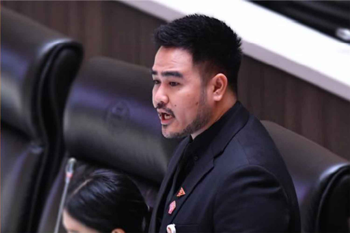 Bangkok Post - Opposition MP under fire for criticising military