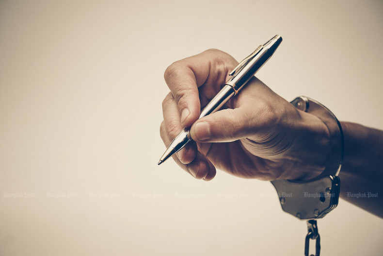 Journalism is the first victim in a conflict