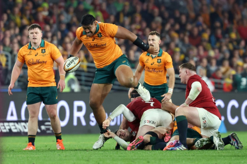 Rugby Australia relaxes 'redundant'  limit on foreign-based players