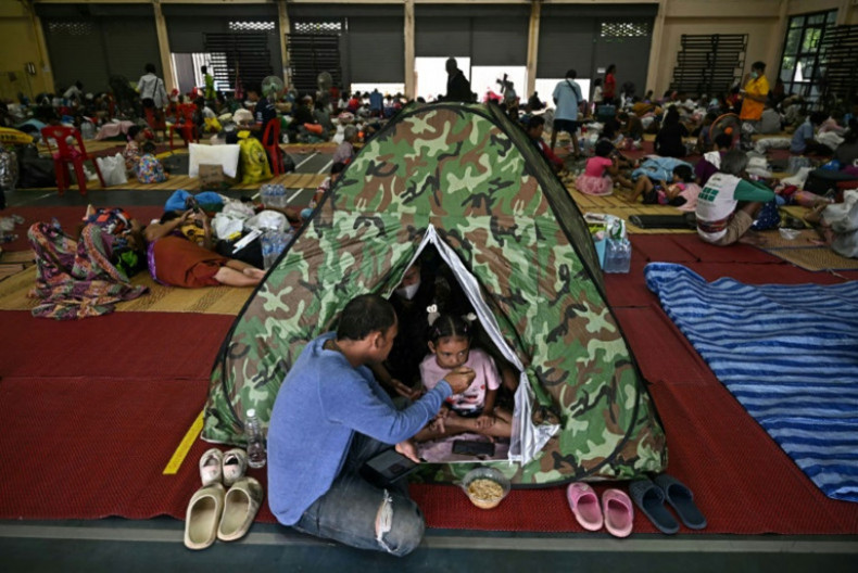 Donations to provide aid along border pass B100m