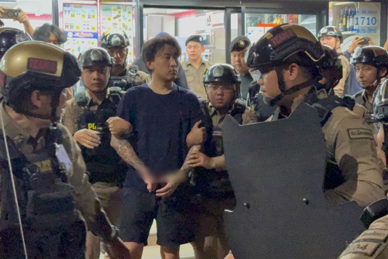 Chinese national arrested after armed standoff at Pattaya convenience store