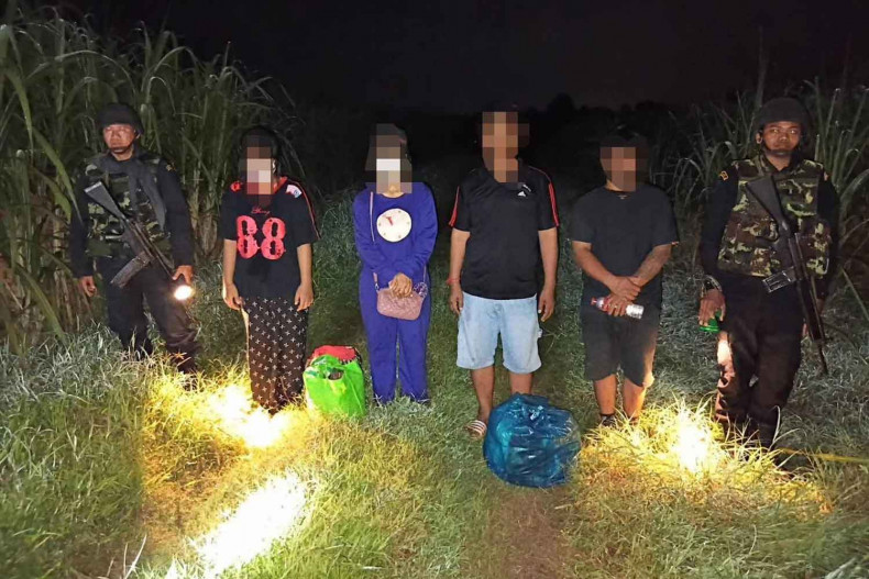Cambodians sneak back into Sa Kaeo after being jobless at home