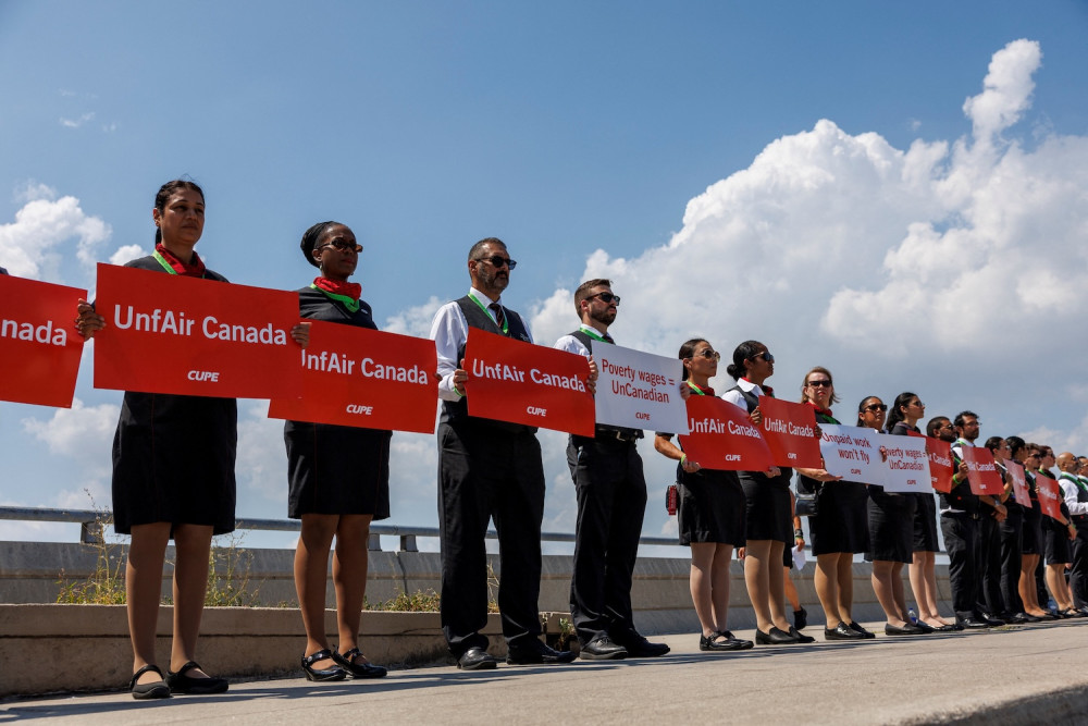 Air Canada braces for shutdown as strike looms