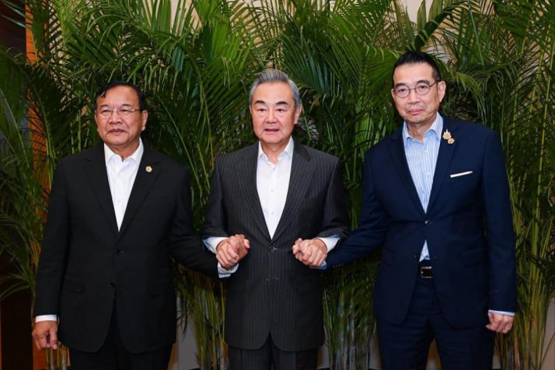 China hosts Thai, Cambodian foreign ministers for talks