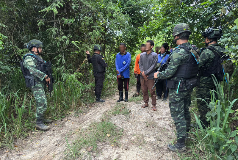 Bangkok Post - 15 Cambodians, 12 Thais arrested separately in Sa Kaeo ...
