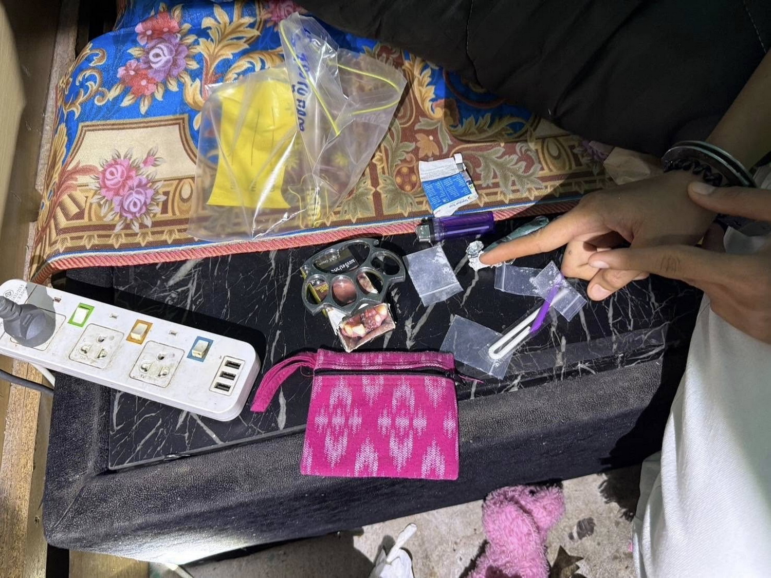 Khon Kaen police raid karaoke bar, 23 test positive for drugs | News by Thaiger
