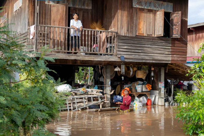 Bangkok Post - Storm flooding remains in 9 provinces in North, Northeast