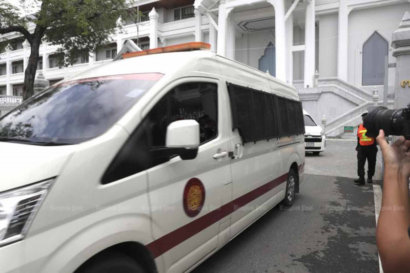 A Department of Corrections van takes former prime minister Thaksin Shinawatra from the Supreme Court to Bangkok Remand Prison on Tuesday. (Photo: Pornprom Satrabhaya).