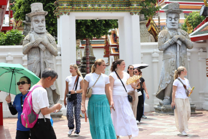 Warning over strong baht's tourism threat