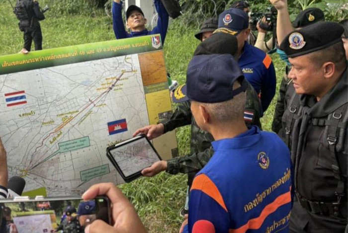 Thai army to erect temporary 5km border fence