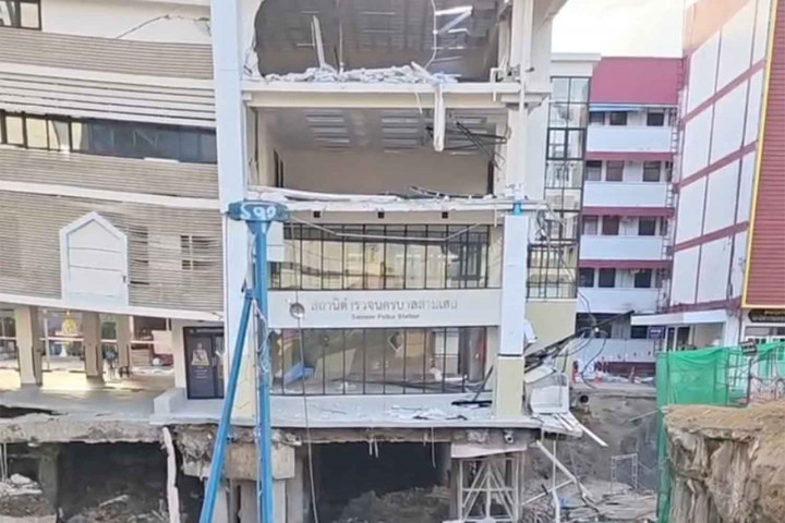 Safety tests delaying filling-in of Bangkok’s giant sinkhole