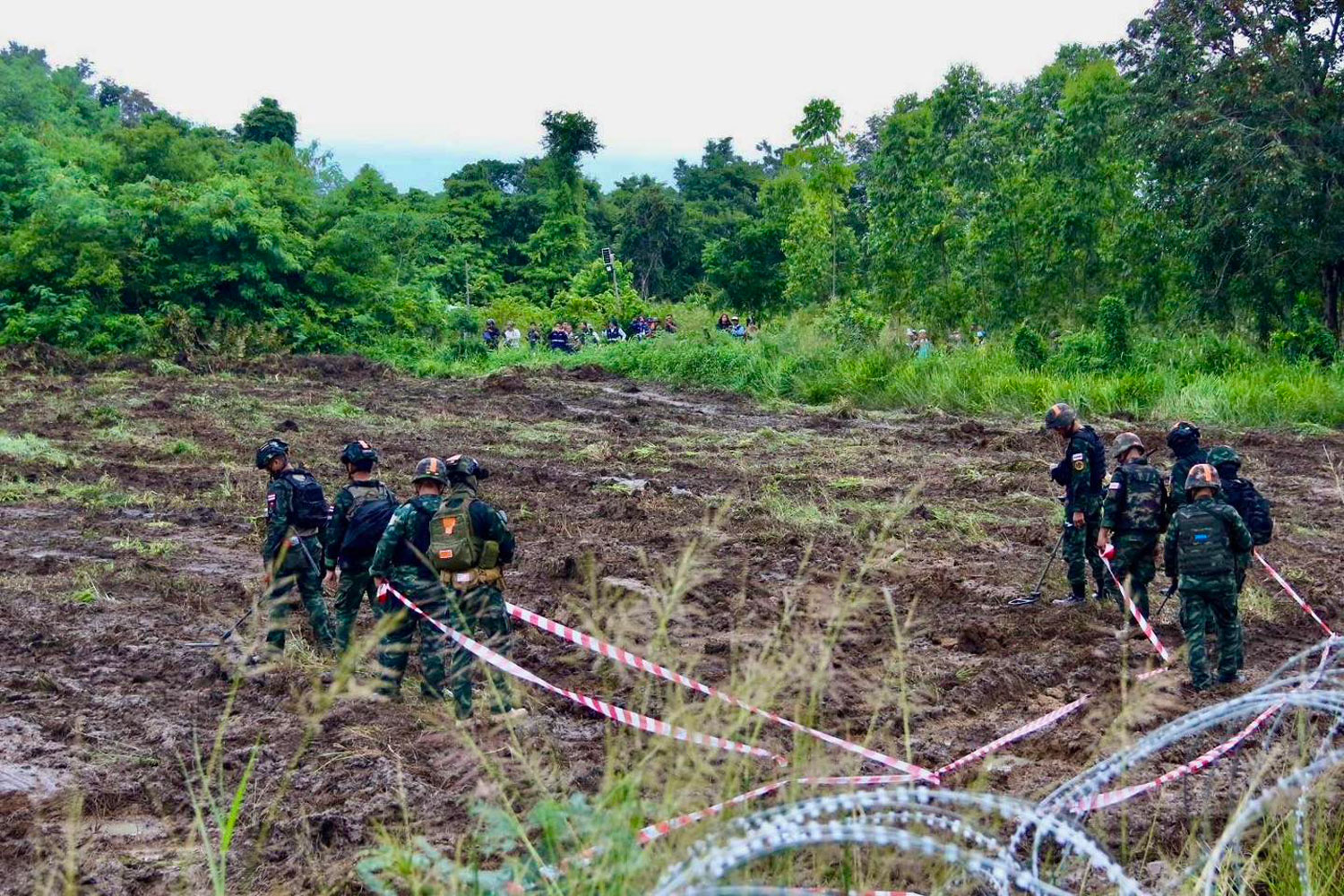 Bangkok Post - New anti-tank mine found near border in Sa Kaeo