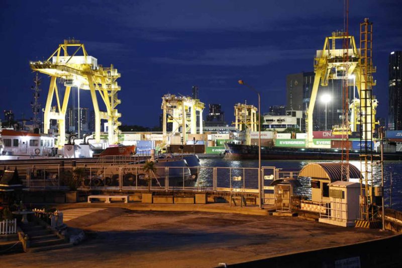 Bangkok Port at night. (File photo)
