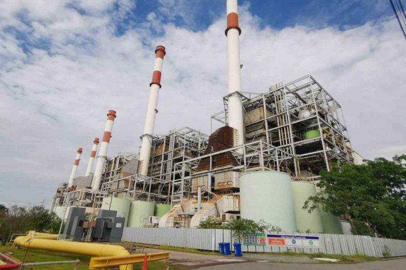 The South Bangkok power plant, operated by Egat, is going to halt operations because of waning electricity demand. The South Bangkok power plant, operated by Egat, is going to halt operations because of waning electricity demand.