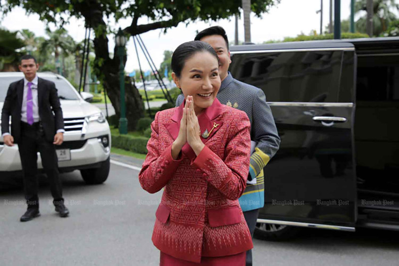 Narumon fun-ban gets a 'D' grade