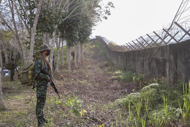 Bangkok Post - Thai police back new Malaysian border wall plan