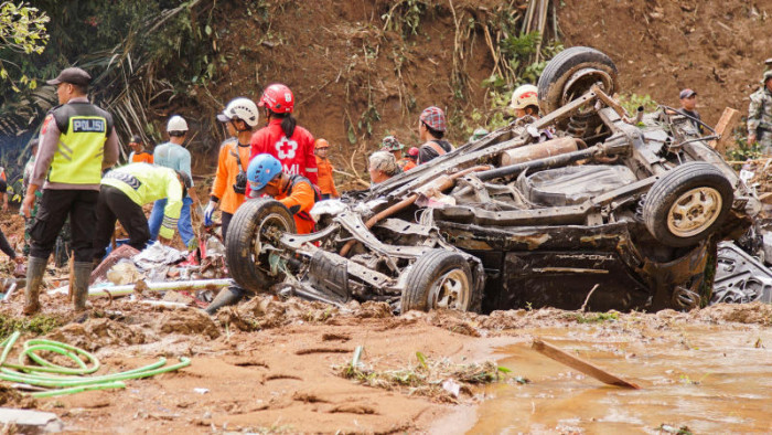 Indonesia landslide kills 6 in Central Java, 17 missing