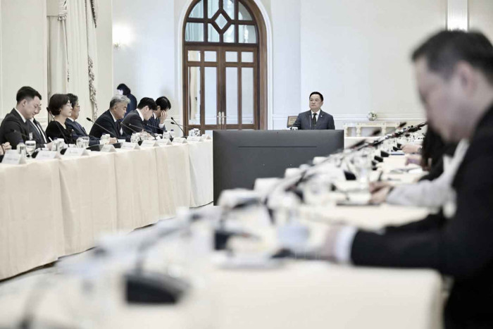 Anutin woos South Korean investors