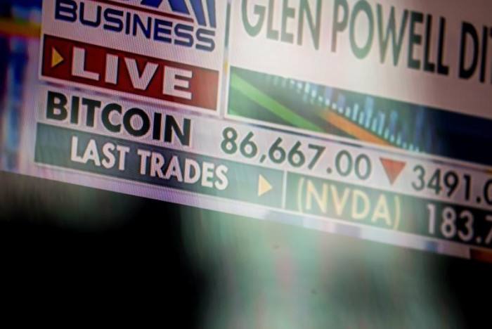 Bitcoin funds head for worst month as $3.5bn pulled