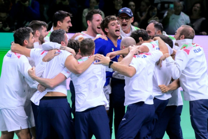 Sinner-less Italy see off Spain to complete Davis Cup hat-trick
