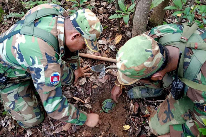 Cambodia landmine claims contradicted by report