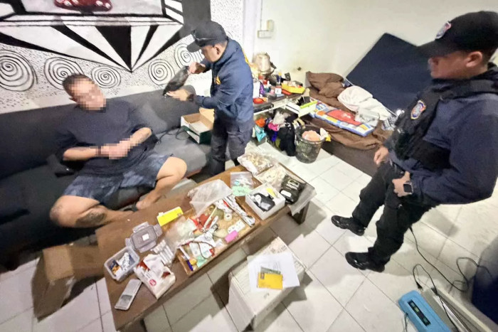 Chinese illegal caught selling drugs on Koh Phangan