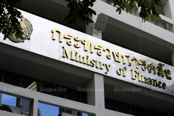 Deficit drop predicated in budget