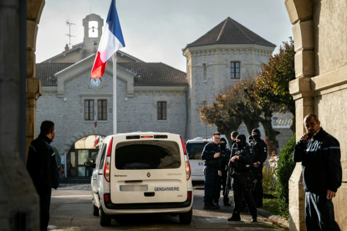 Two break out of French jail in 'old-fashioned' bed sheets escape