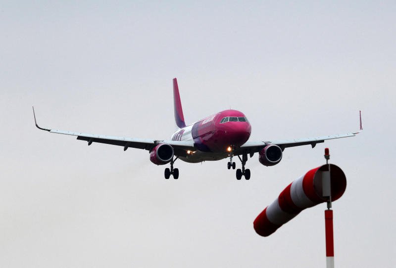 A Wizz Air Airbus A320-200 plane lands in Riga International Airport, Latvia, on March 15, 2019. (Photo: Reuters)