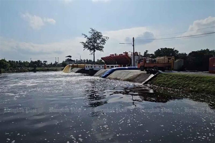 Putrid floodwater plagues Pak Phanang communities