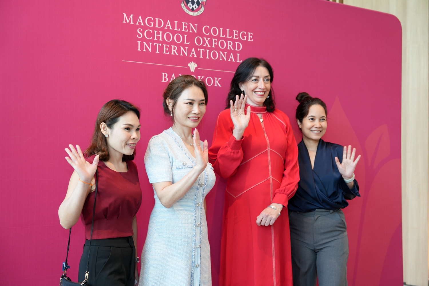 Ms Helen Pike, Master of Magdalen College School Oxford, and Dr Winnie Chen, Chairwoman of Hong Kong–based CIEO, pictured with Bangkok Post journalists.