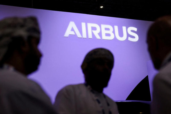 Airbus to inspect hundreds of A320 jets for defective panels