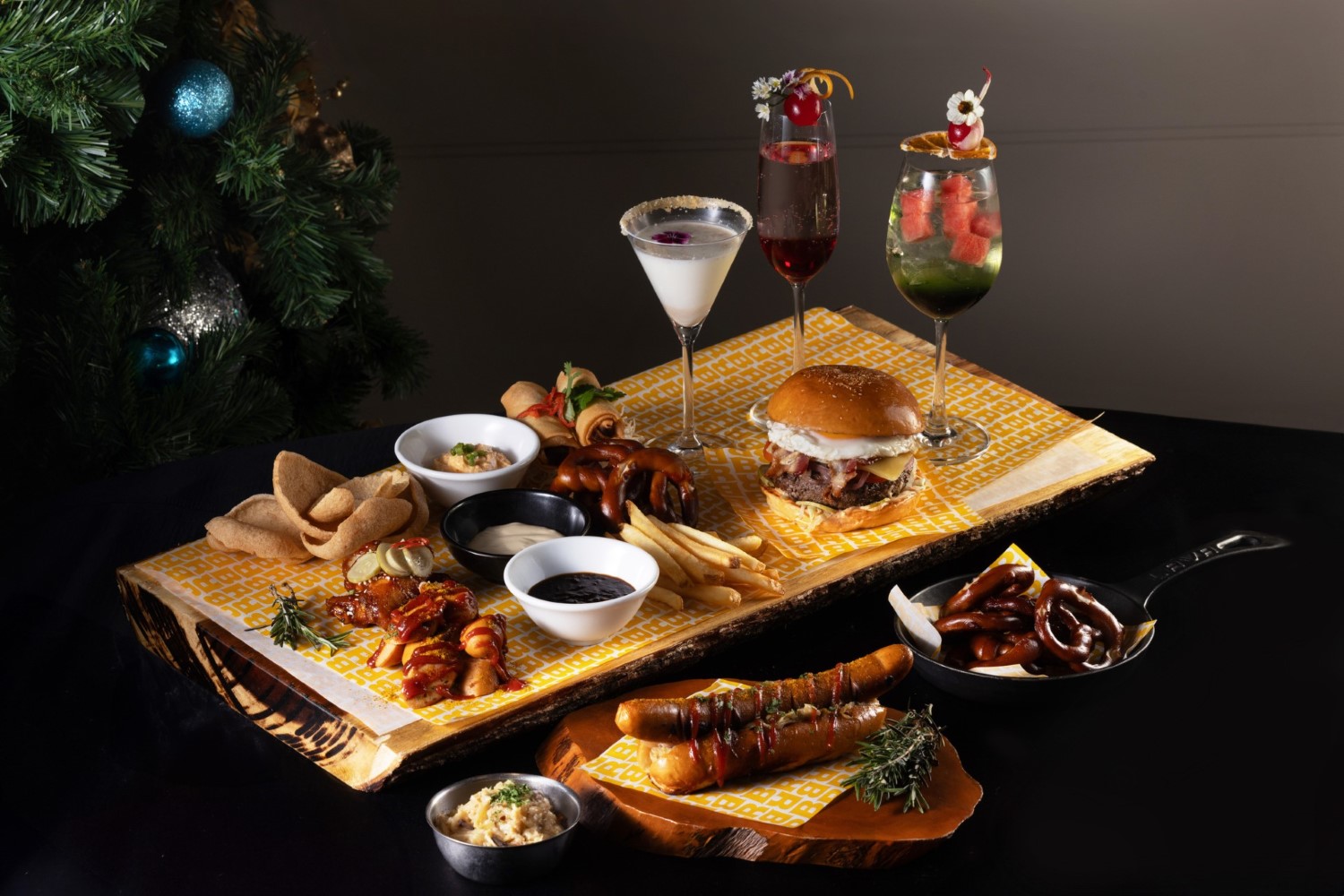 Festive Feasts and Fun at Holiday Inn Bangkok