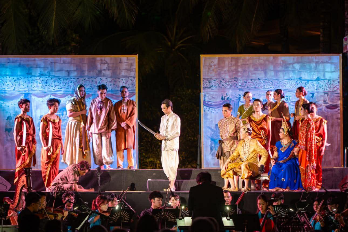 The Silent Prince casts a tropical spell