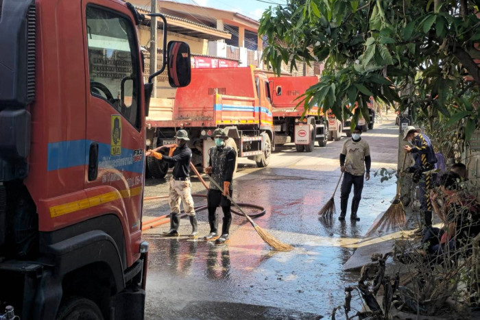 Hat Yai clean-up efforts intensify as authorities add more workers and machinery