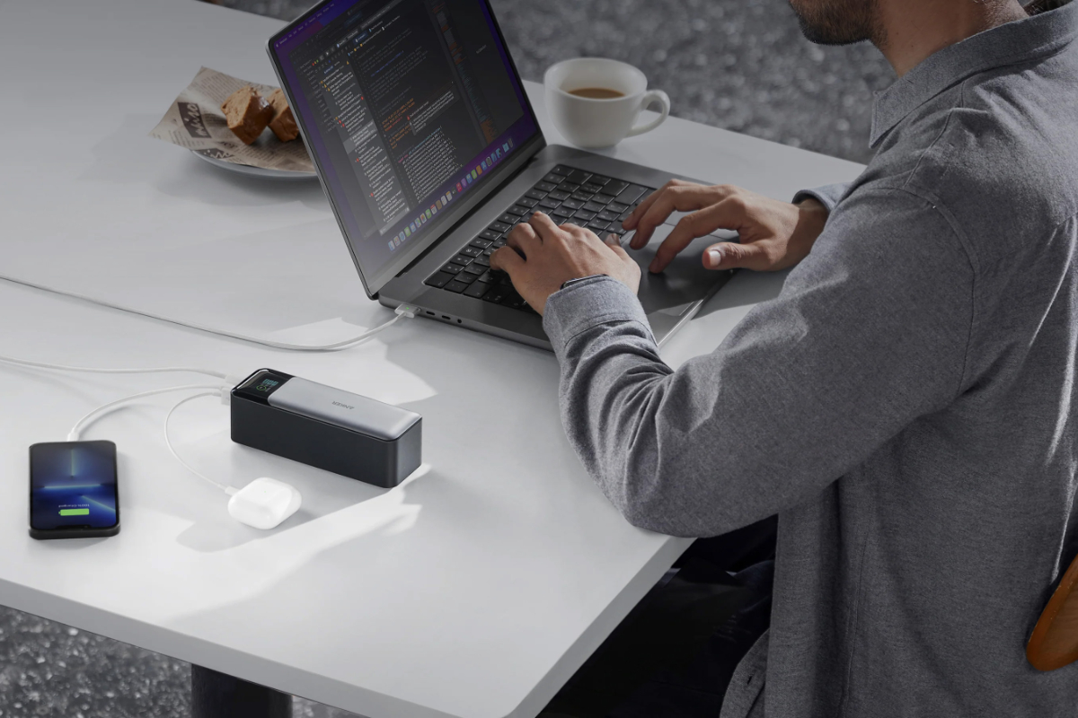 China to mandate LCD screens on power banks to boost safety