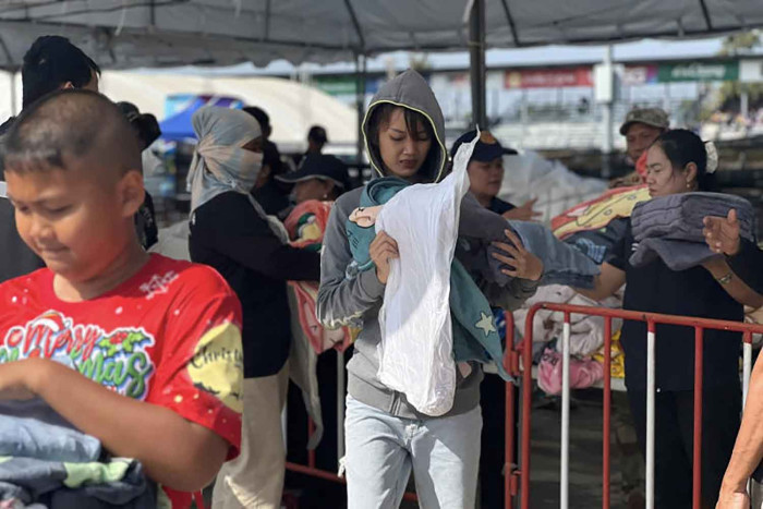 Govt urges border residents to evacuate