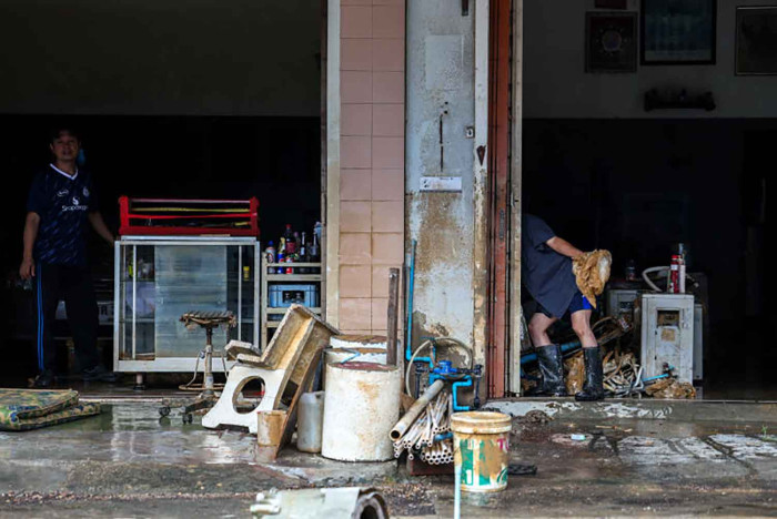 Recovery in Hat Yai 'is too slow'