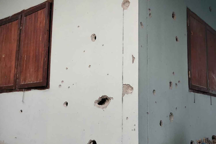 Escalating border clashes lead to 990 schools being closed